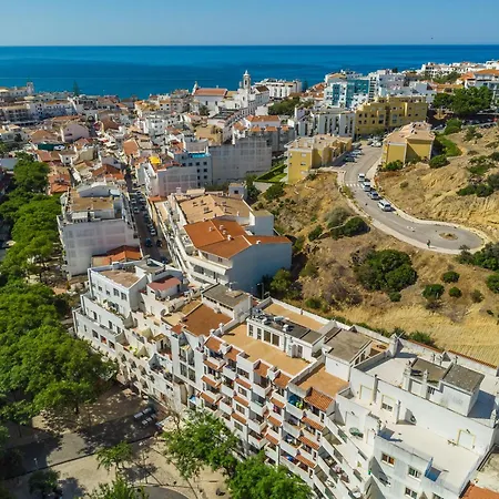 Downtown 3-bedroom Luxury Apartman Albufeira