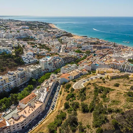 Downtown 3-bedroom Luxury