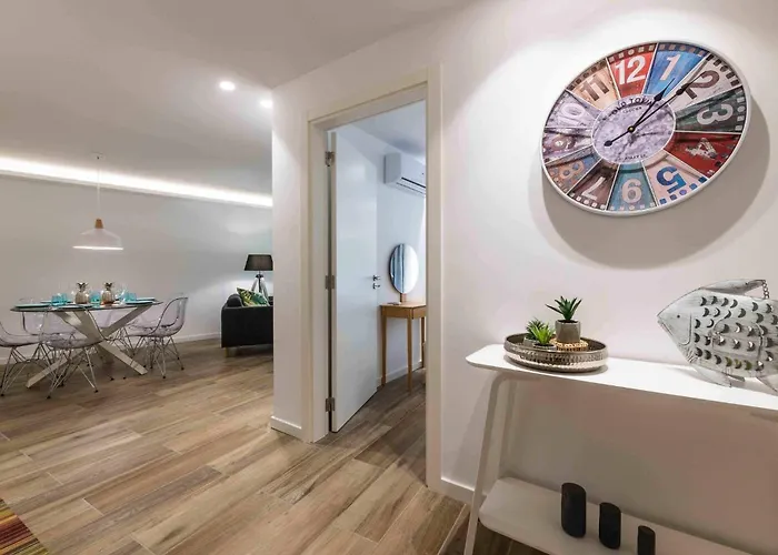 Downtown 3-bedroom Luxury Appartamento Albufeira