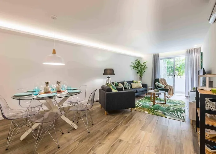 Downtown 3-bedroom Luxury