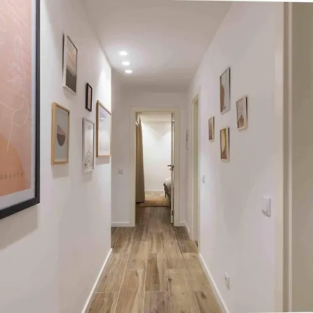 Downtown 3-bedroom Luxury Lägenhet *