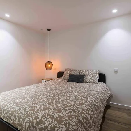 Downtown 3-bedroom Luxury Lägenhet *